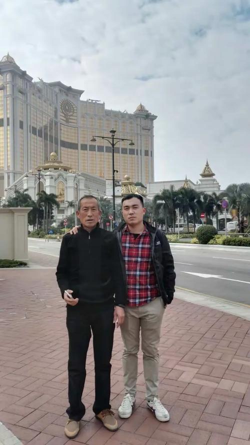 新澳门开奖记录和济南父子一起高考与父子一起参加高考